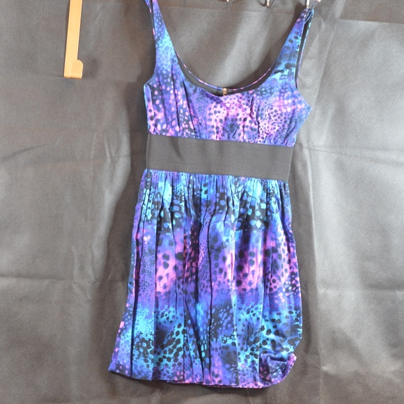 Colourful Summer Dress SZ M Necessary Objects - Picture 1 of 8